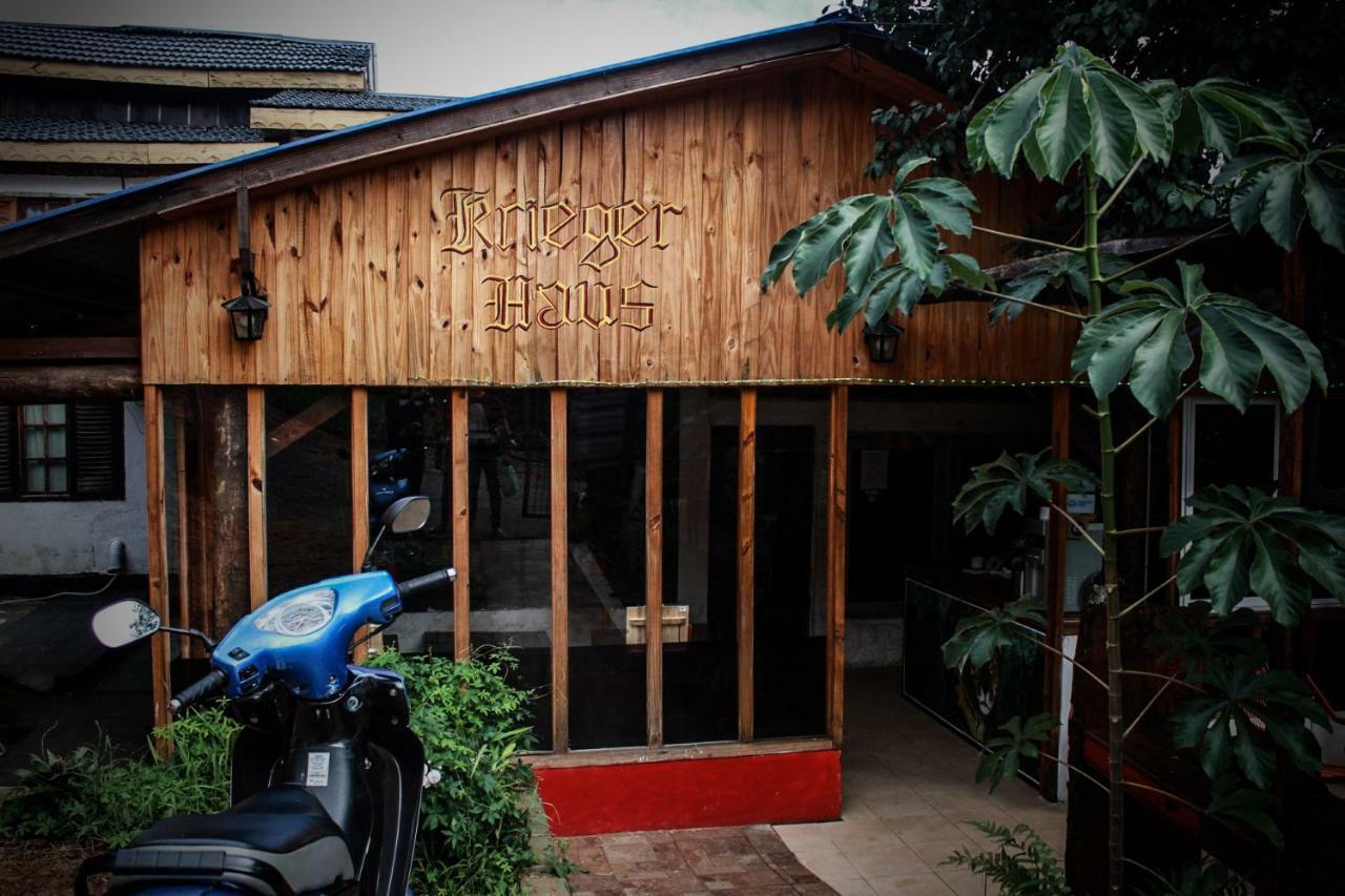 Krieger Haus Hostel Puerto Iguazu Exterior photo